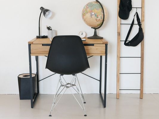 Klappbarer Metallholz Oberflächen Esstisch für Bürobedarf in Nordeuropa Stil