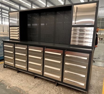 Rationalisieren Sie Ihren Arbeitsplatz mit diesem professionellen modularen Garagenarbeitsplatz und -lager